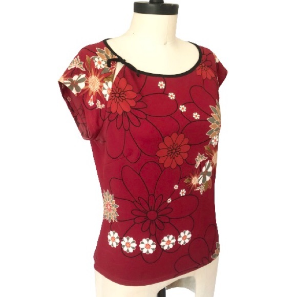 Japanese Floral Side Keyhole Cut Out Blouse - Picture 5 of 14